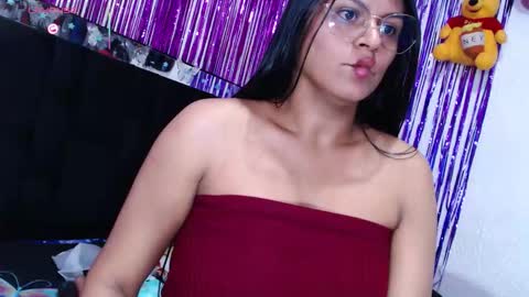 Snapshot of sweetalmaa chatting on 1, 12, 2025 Alma online show from 1, 12, 2025