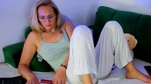 Snapshot of sweetania_ chatting on 21, 4, 2026 Ania online show from 21, 4, 2026