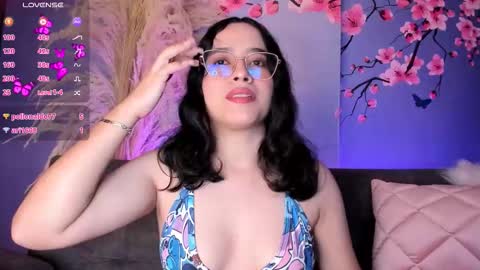 Snapshot of sweetanniie_ chatting on 10, 9, 2025 Annie online show from 10, 9, 2025