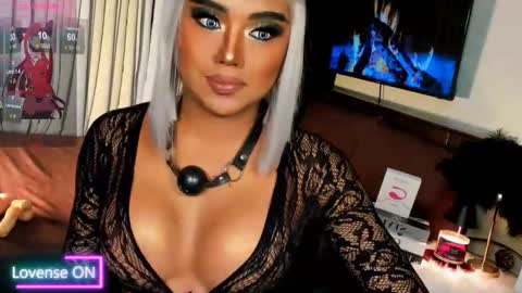 Snapshot of sweetbella118 chatting on 16, 11, 2025 bella online show from 16, 11, 2025