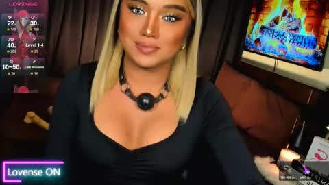 Snapshot of sweetbella118 chatting on 22, 12, 2025 bella online show from 22, 12, 2025