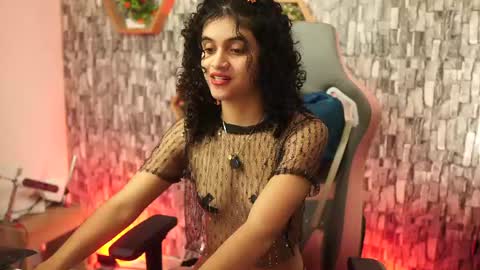 Snapshot of sweetbonii chatting on 17, 4, 2026 Salom independent model online show from 17, 4, 2026
