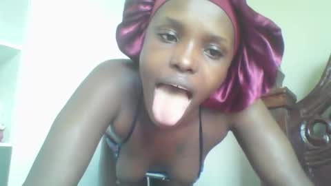 Snapshot of sweetclit99 chatting on 9, 9, 2025 sweetclit99 online show from 9, 9, 2025