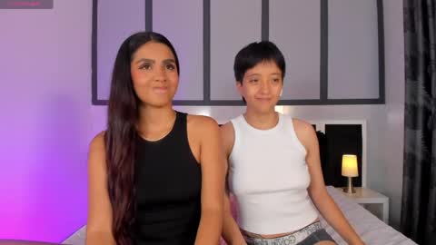 Snapshot of sweetcoupple chatting on 5, 6, 2026 Eva Short hair girl - Victoria Long red hair online show from 5, 6, 2026