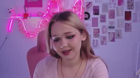 Snapshot of sweetcutie19 chatting on 29, 10, 2025 Lane online show from 29, 10, 2025