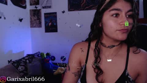 Snapshot of sweetdevil631 chatting on 1, 1, 2025 Abril online show from 1, 1, 2025