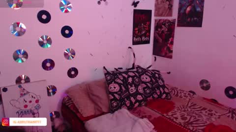 Snapshot of sweetdevil631 chatting on 15, 10, 2025 Abril online show from 15, 10, 2025