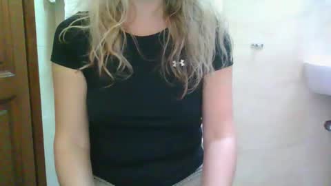 Snapshot of sweetdyzy chatting on 1, 2, 2026 Sweet Dyzy online show from 1, 2, 2026