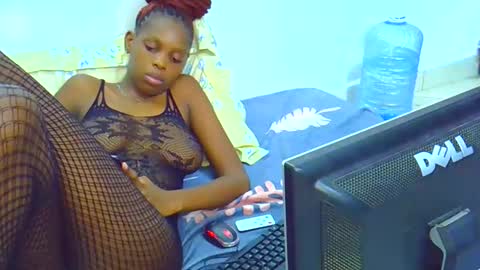 Snapshot of sweetebony123 chatting on 22, 10, 2025 sweetebony123 online show from 22, 10, 2025