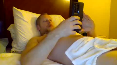 Snapshot of sweetg233 chatting on 5, 1, 2025 sweetg233 online show from 5, 1, 2025