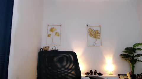 Snapshot of sweetgirl_mayxx chatting on 14, 11, 2025 May online show from 14, 11, 2025