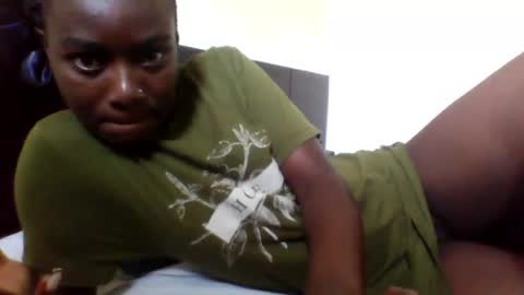 Snapshot of sweetgurl05 chatting on 19, 6, 2026 sweetgurl05 online show from 19, 6, 2026