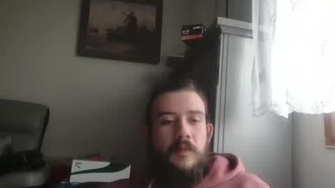 Snapshot of sweetguyss12 chatting on 24, 11, 2025 sweetguyss12 online show from 24, 11, 2025