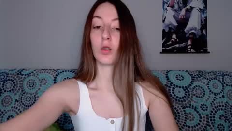 Snapshot of sweetheart_77 chatting on 18, 9, 2025 Emma online show from 18, 9, 2025