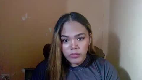 Snapshot of sweethot_bella chatting on 8, 9, 2025 Bella online show from 8, 9, 2025