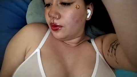 Snapshot of sweetie__annie chatting on 29, 10, 2025 Ana Mara i cant Make noise My family is here online show from 29, 10, 2025