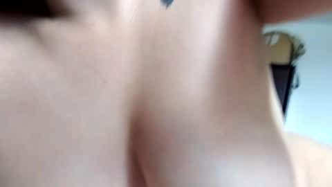 Snapshot of sweetie__annie chatting on 16, 11, 2025 Ana Mara i cant Make noise My family is here online show from 16, 11, 2025