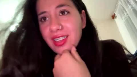 Snapshot of sweetie__annie chatting on 4, 3, 2026 Ana Mara i cant Make noise My family is here online show from 4, 3, 2026