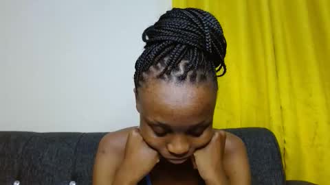 Snapshot of sweetie_coco chatting on 9, 1, 2026 Luciana online show from 9, 1, 2026