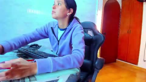 Snapshot of sweetie_foxx1 chatting on 4, 8, 2026 FOXXY online show from 4, 8, 2026