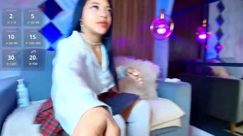 Snapshot of sweetie_foxxxx chatting on 18, 10, 2025 violeta online show from 18, 10, 2025