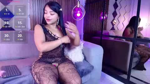 Snapshot of sweetie_foxxxx chatting on 14, 11, 2025 violeta online show from 14, 11, 2025
