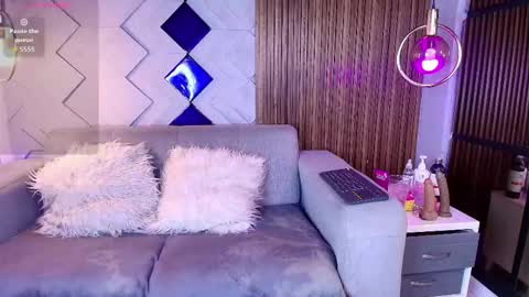 Snapshot of sweetie_foxxxx chatting on 15, 11, 2025 violeta online show from 15, 11, 2025