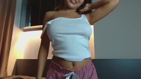 Snapshot of sweetie_natasha chatting on 28, 1, 2025 Sweetie Natasha online show from 28, 1, 2025