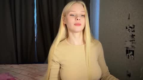 sweetie Lisa3 online show from 2, 1, 2025