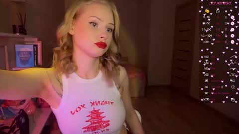 Snapshot of sweetielis chatting on 19, 10, 2025 sweetie Lisa3 online show from 19, 10, 2025