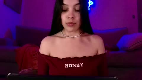 Snapshot of sweetieslikebutter chatting on 22, 2, 2025 Blu Sweets online show from 22, 2, 2025