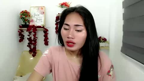 Snapshot of sweetladyboyx chatting on 12, 1, 2025 online show from 12, 1, 2025