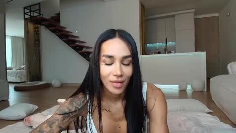 Laura Saenz  Geminis online show from 17, 5, 2026