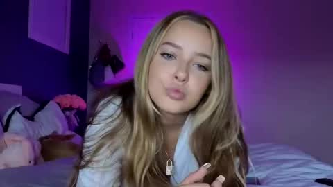 Snapshot of sweetlikedolly chatting on 16, 2, 2026 Dolly online show from 16, 2, 2026