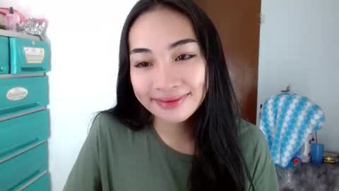 Snapshot of sweetlilly_18 chatting on 4, 12, 2024 Lilly online show from 4, 12, 2024