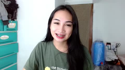 Snapshot of sweetlilly_18 chatting on 14, 12, 2024 Lilly online show from 14, 12, 2024