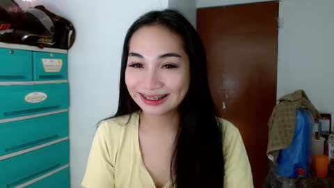 Snapshot of sweetlilly_18 chatting on 16, 12, 2024 Lilly online show from 16, 12, 2024