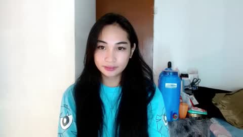 Snapshot of sweetlilly_18 chatting on 7, 1, 2025 Lilly online show from 7, 1, 2025