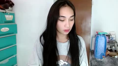 Snapshot of sweetlilly_18 chatting on 21, 1, 2025 Lilly online show from 21, 1, 2025