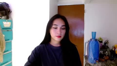 Snapshot of sweetlilly_18 chatting on 23, 1, 2025 Lilly online show from 23, 1, 2025