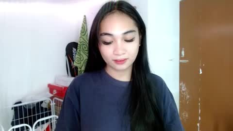 Snapshot of sweetlilly_18 chatting on 16, 2, 2025 Lilly online show from 16, 2, 2025