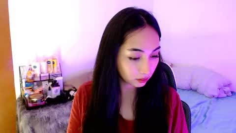 Snapshot of sweetlilly_18 chatting on 17, 10, 2025 Lilly online show from 17, 10, 2025