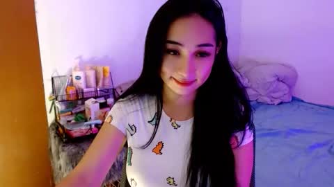 Snapshot of sweetlilly_18 chatting on 1, 11, 2025 Lilly online show from 1, 11, 2025