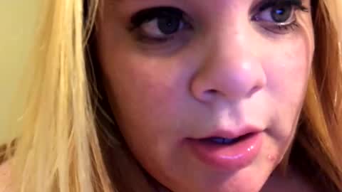 Snapshot of sweetlisa92 chatting on 4, 1, 2025 Lisa online show from 4, 1, 2025