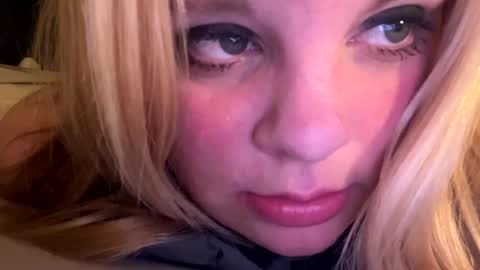 Snapshot of sweetlisa92 chatting on 7, 1, 2025 Lisa online show from 7, 1, 2025
