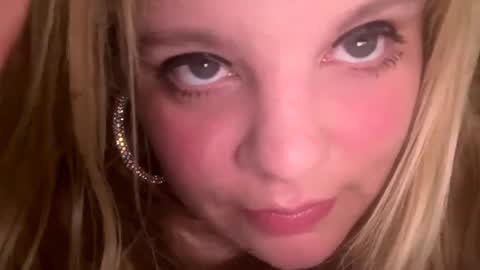 Snapshot of sweetlisa92 chatting on 11, 3, 2025 Lisa online show from 11, 3, 2025
