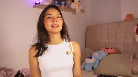 Snapshot of sweetlittlevenus chatting on 19, 12, 2025 Venus online show from 19, 12, 2025