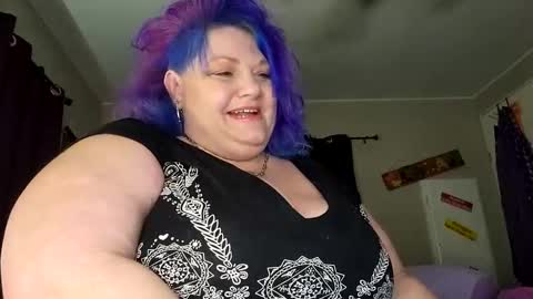 sweetlolajean online show from 5, 1, 2025