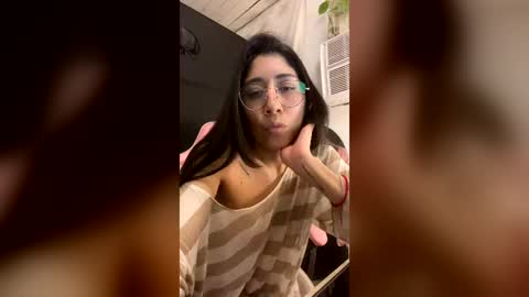 Snapshot of sweetlucyy1902 chatting on 20, 7, 2026 sweetlucyy1902 online show from 20, 7, 2026