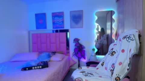 Snapshot of sweetlune chatting on 4, 10, 2025 SweetLune online show from 4, 10, 2025